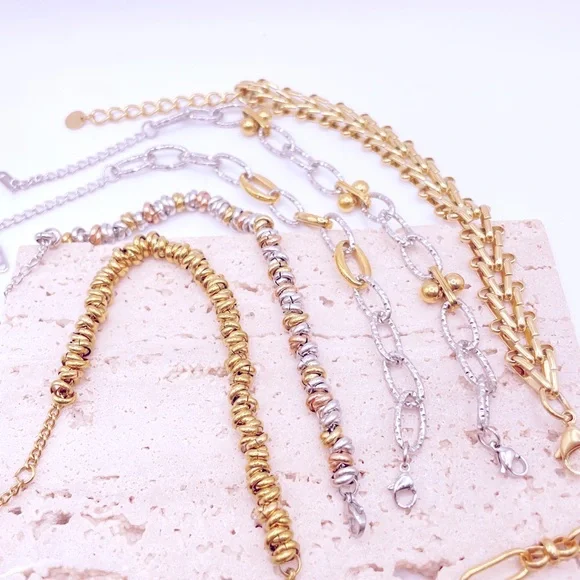 FRESH FAVES & MUST HAVES ✨✨✨ - Picture 3 of 5